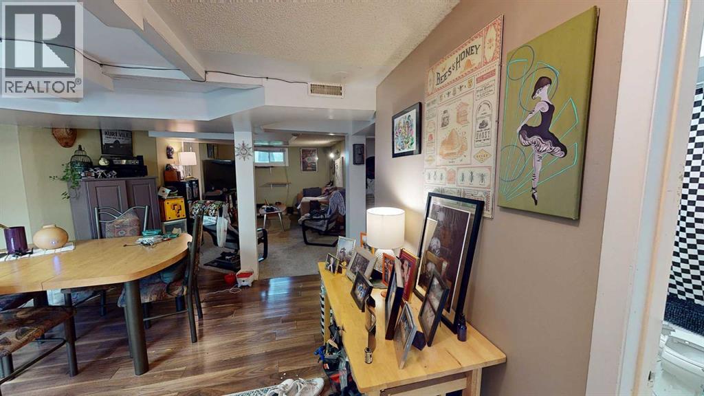 Single Family House for Sale in   Avenue SW Bankview Calgary 