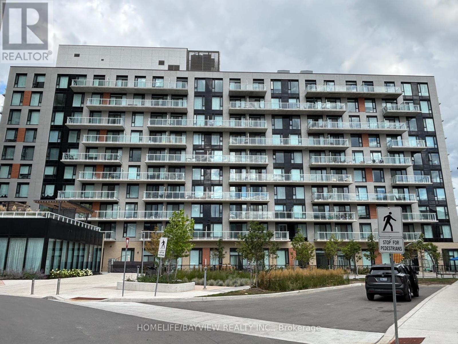 Photo 1 of 930 2 David Eyer Road, Richmond Hill ON