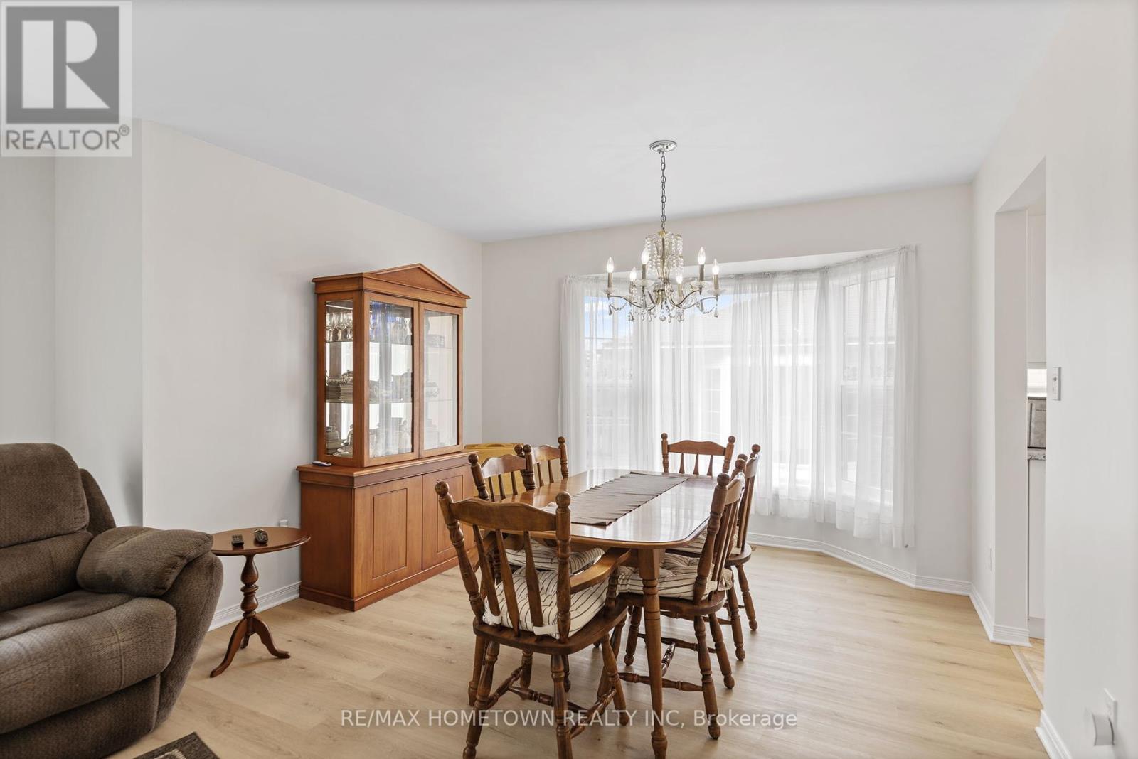 Photo 15 of 23 Wilmot Young Place, Brockville ON