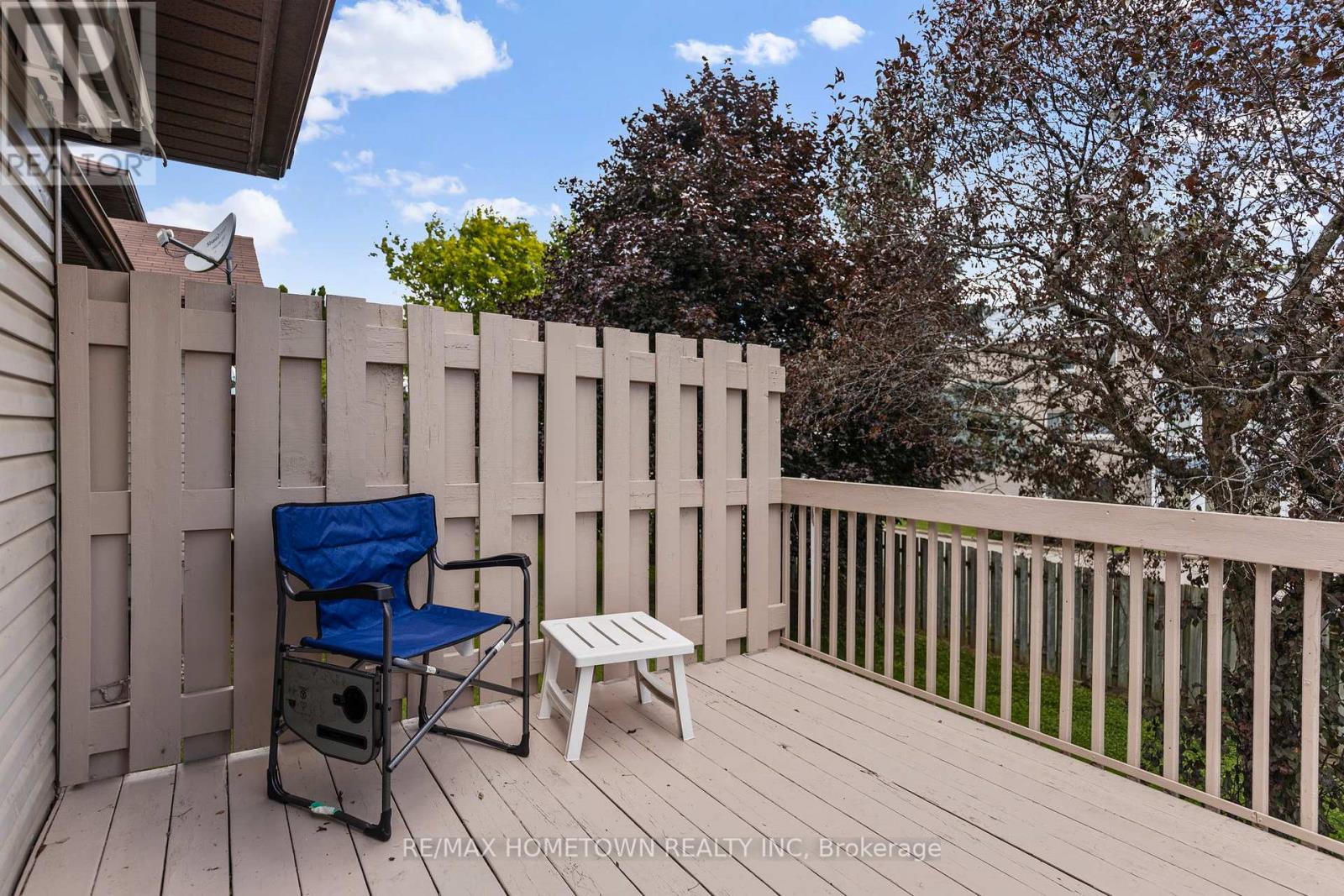 Photo 20 of 23 Wilmot Young Place, Brockville ON