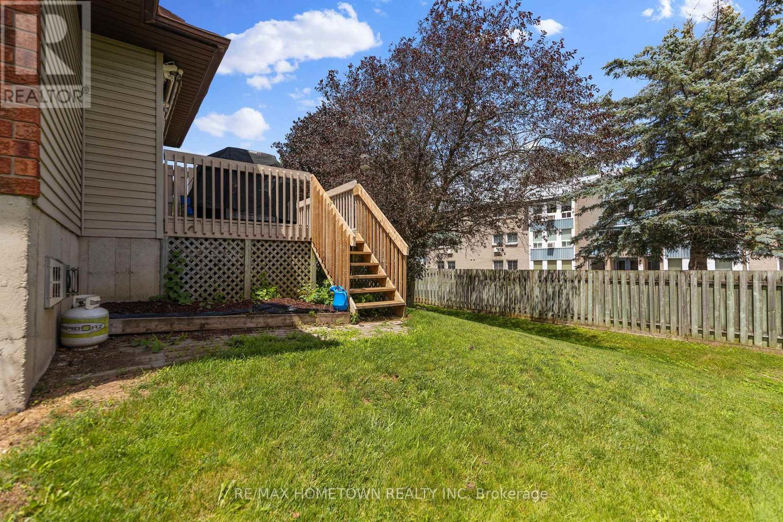 Photo 42 of 23 Wilmot Young Place, Brockville ON