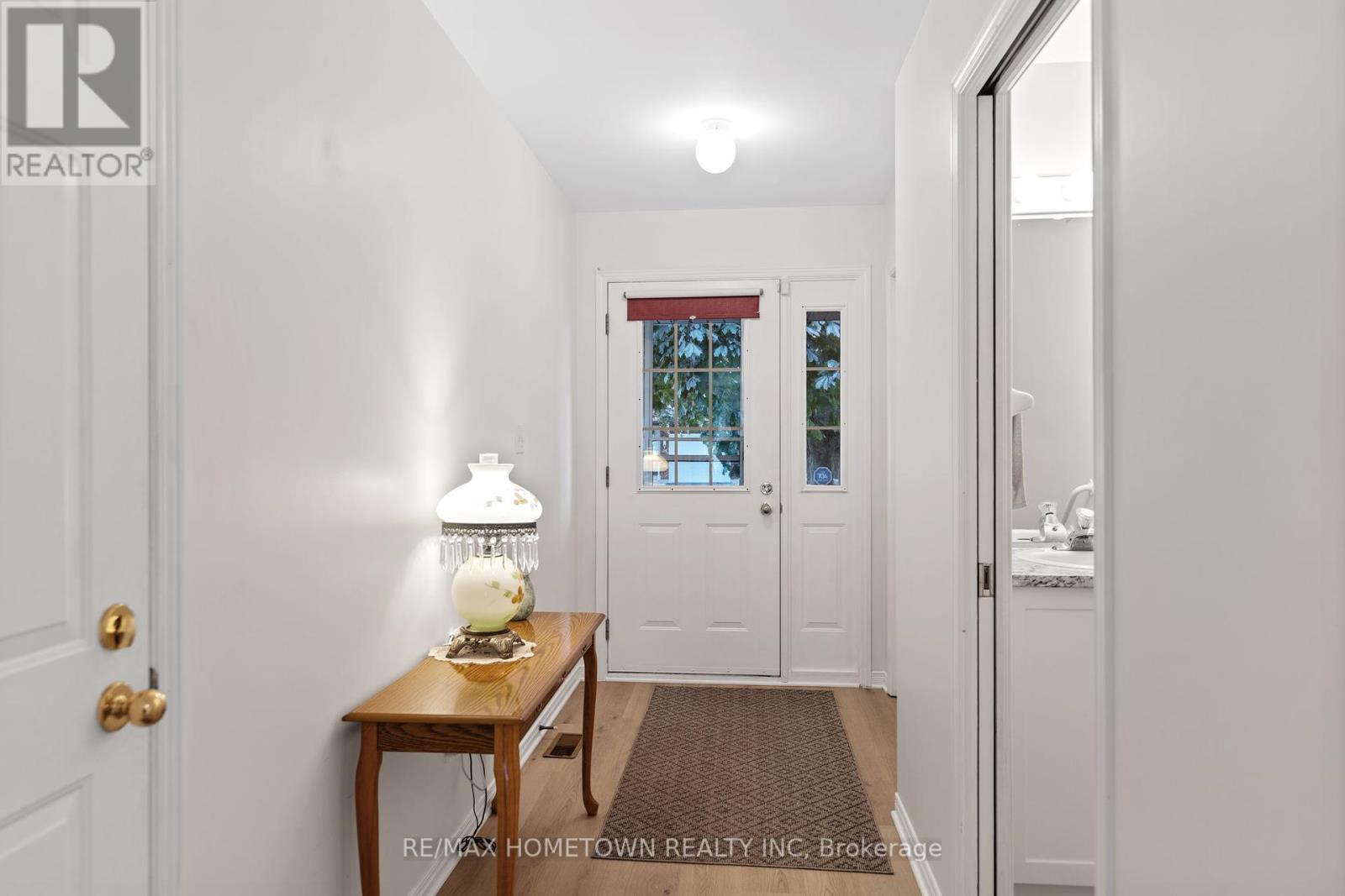 Photo 7 of 23 Wilmot Young Place, Brockville ON