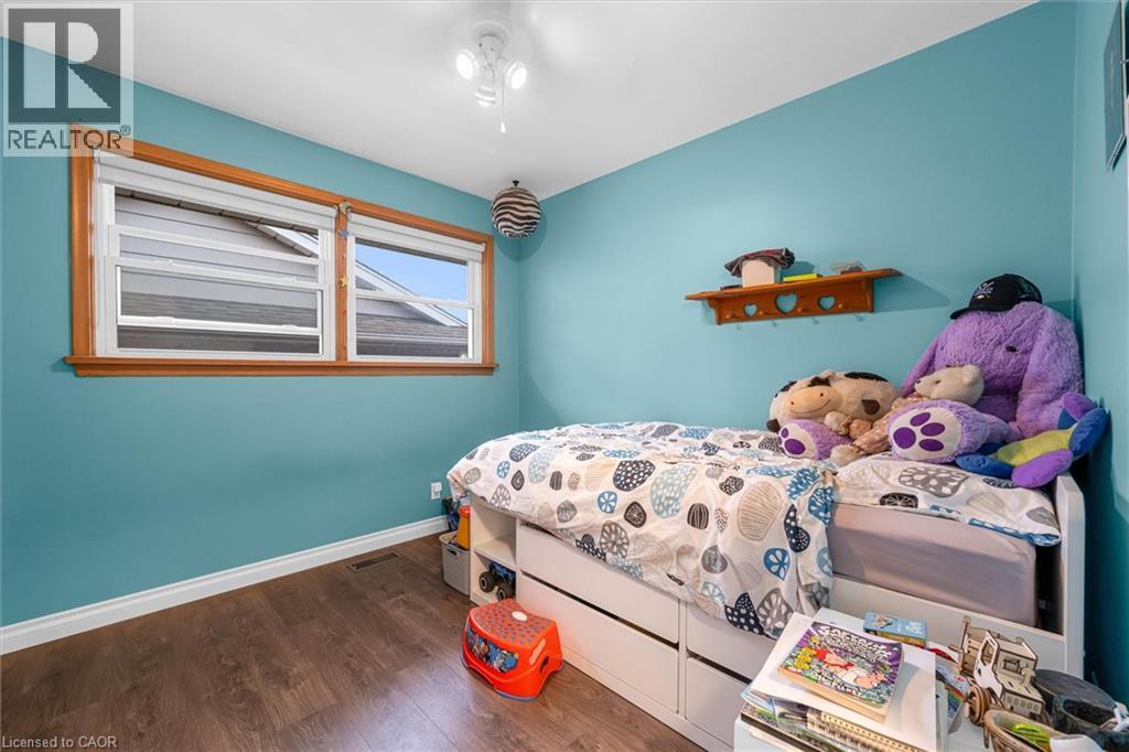 Photo 11 of 5073 Charles Street, Beamsville ON