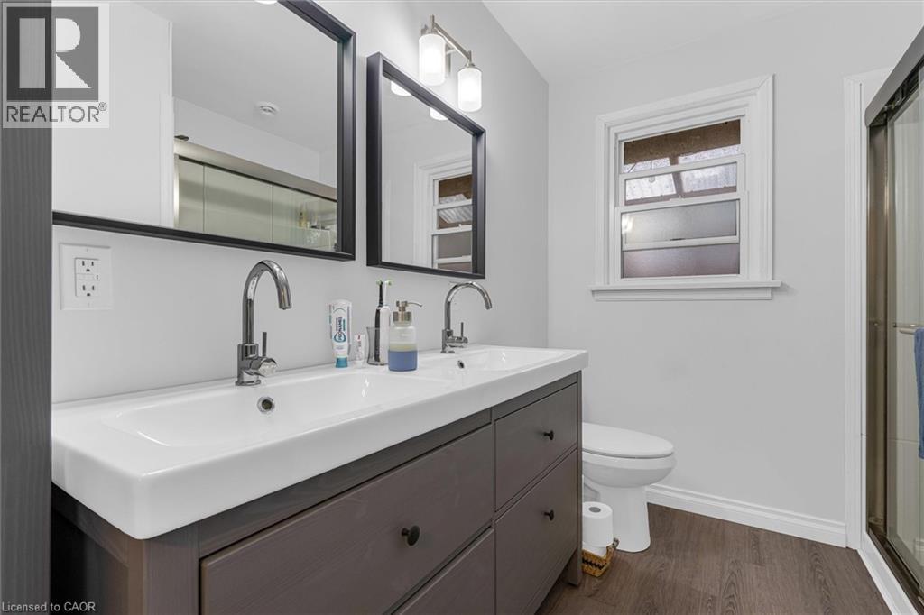 Photo 13 of 5073 Charles Street, Beamsville ON