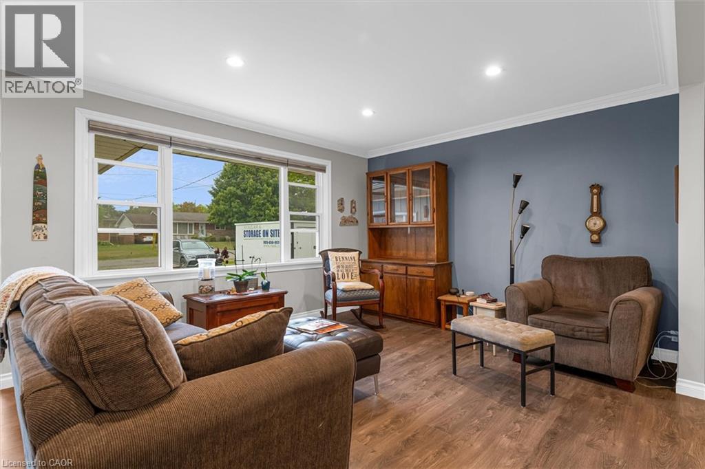 Photo 6 of 5073 Charles Street, Beamsville ON