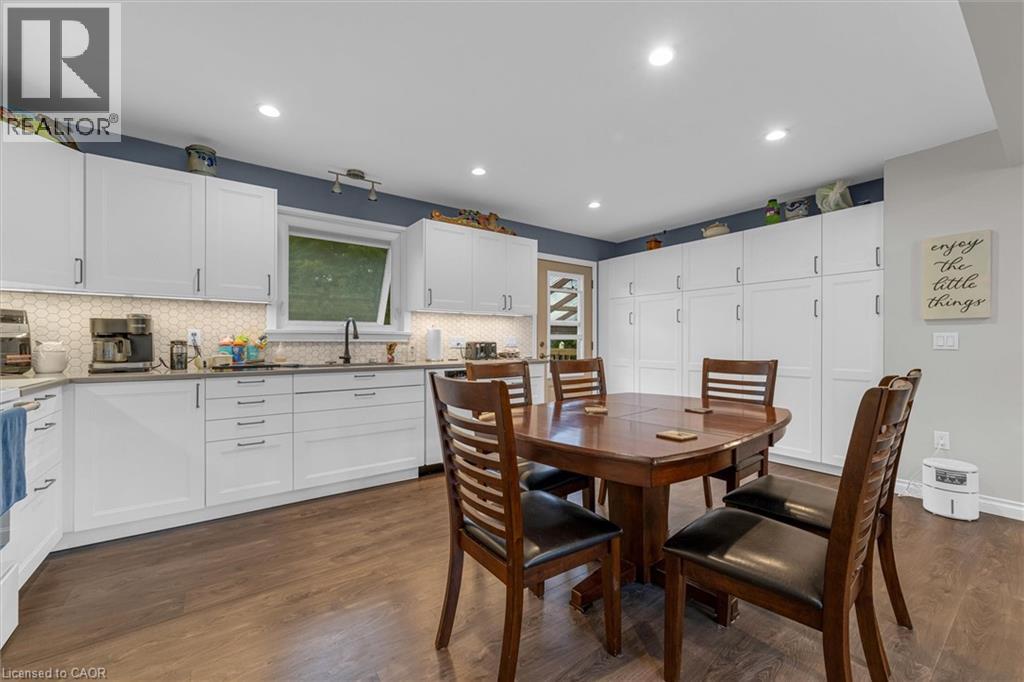Photo 9 of 5073 Charles Street, Beamsville ON