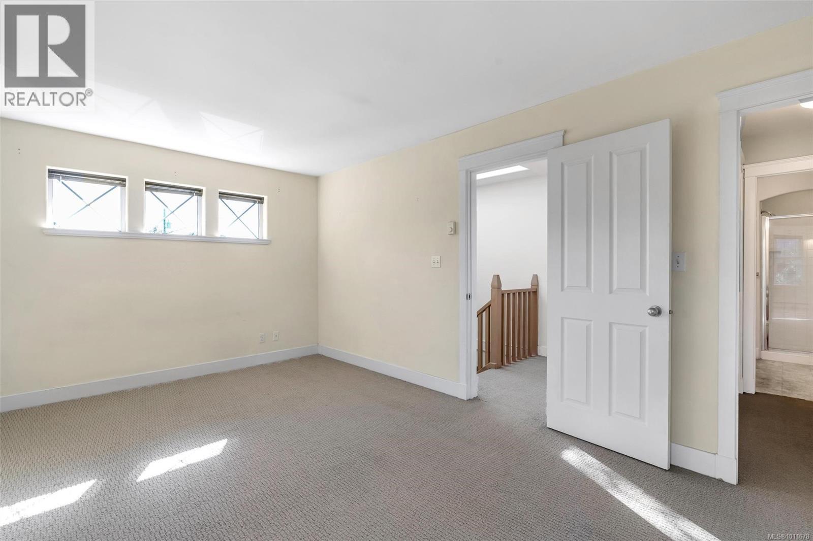 8 2633 Shelbourne Street, Victoria
