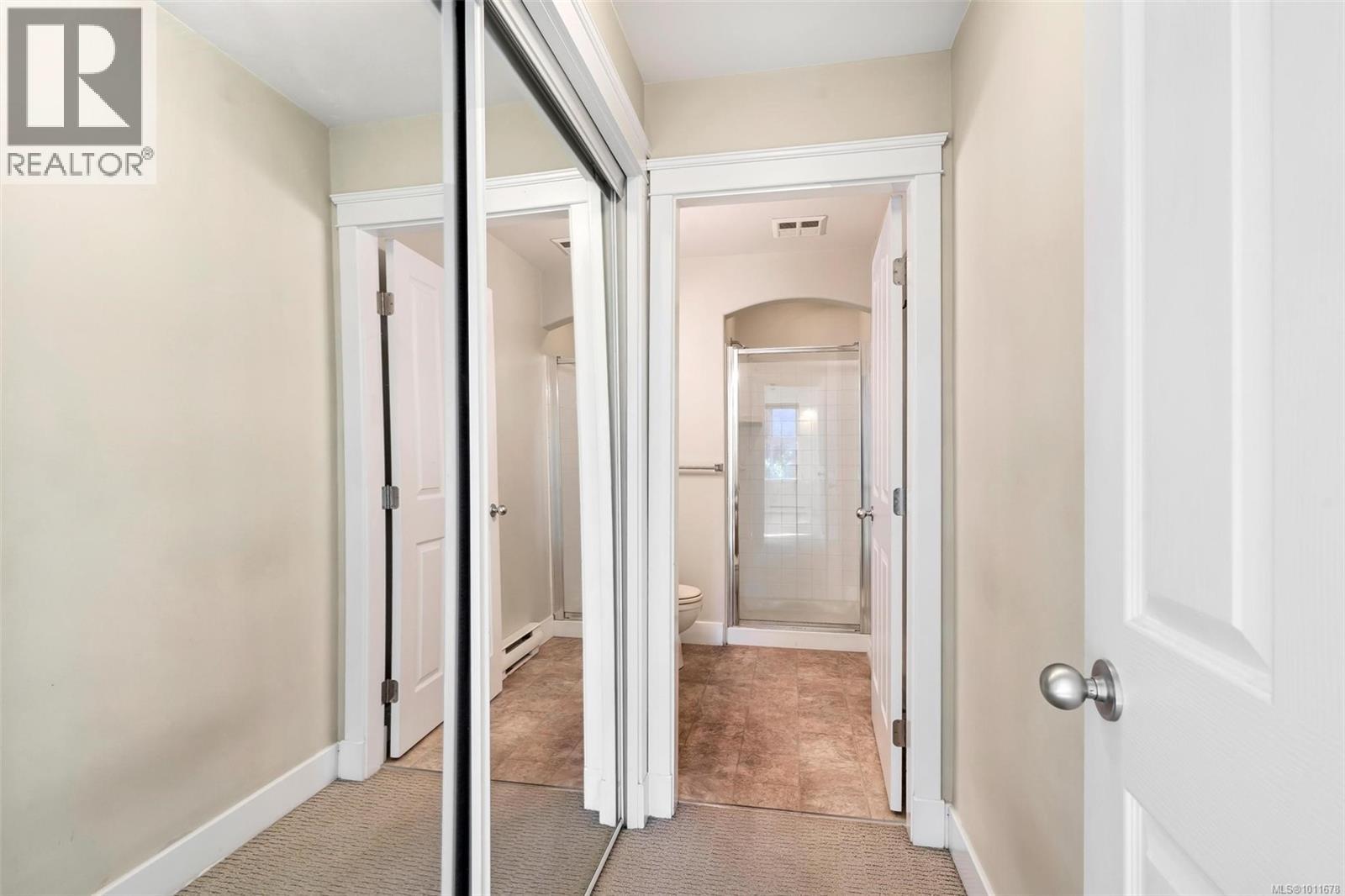 8 2633 Shelbourne Street, Victoria