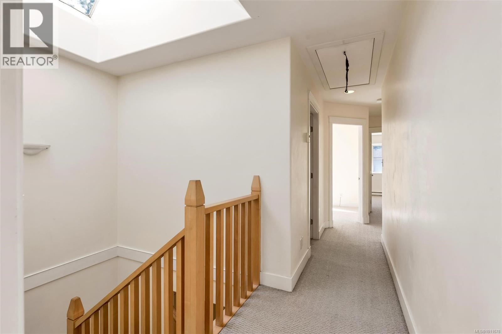 8 2633 Shelbourne Street, Victoria