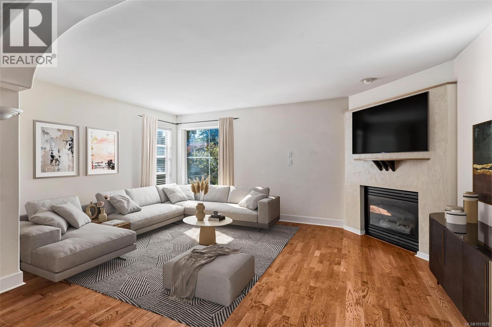 8 2633 Shelbourne Street, Victoria