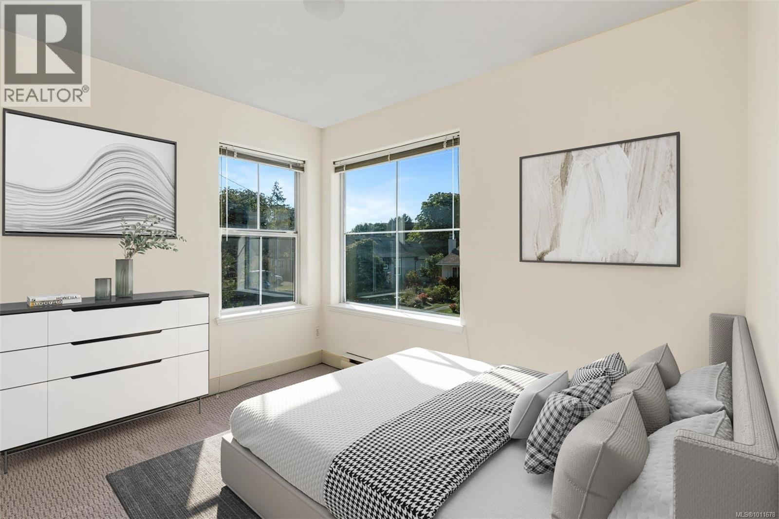 8 2633 Shelbourne Street, Victoria