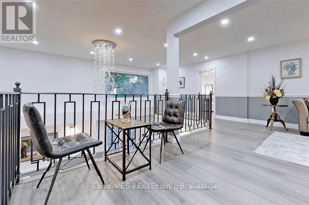 Photo 10 of Front 59 Hemingway Crescent, Markham ON