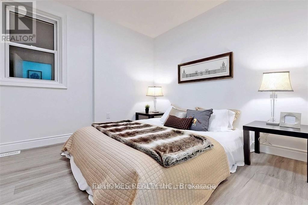 Photo 16 of Front 59 Hemingway Crescent, Markham ON
