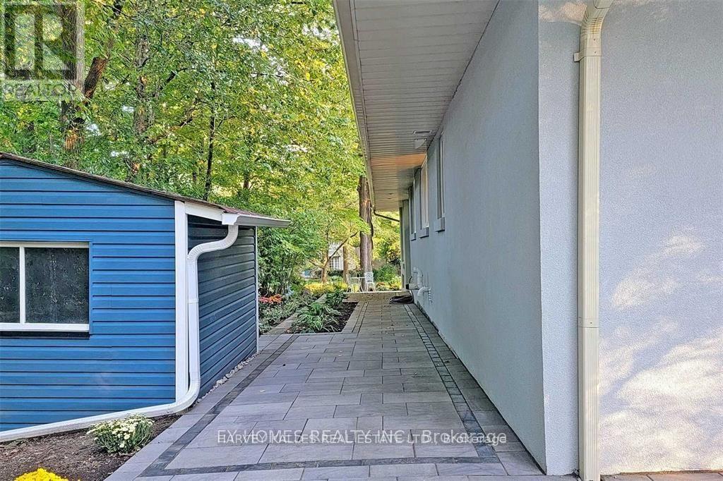 Photo 22 of Front 59 Hemingway Crescent, Markham ON