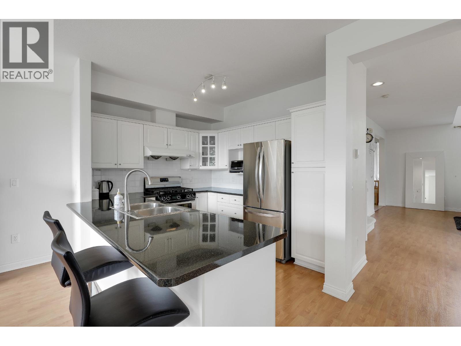Photo 9 of 220 1465 Parkway Boulevard, Coquitlam BC