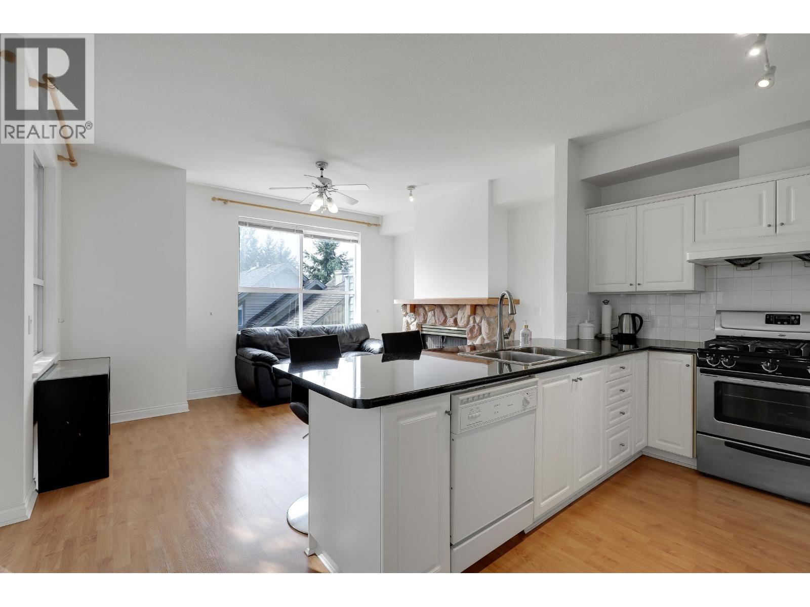 Photo 8 of 220 1465 Parkway Boulevard, Coquitlam BC