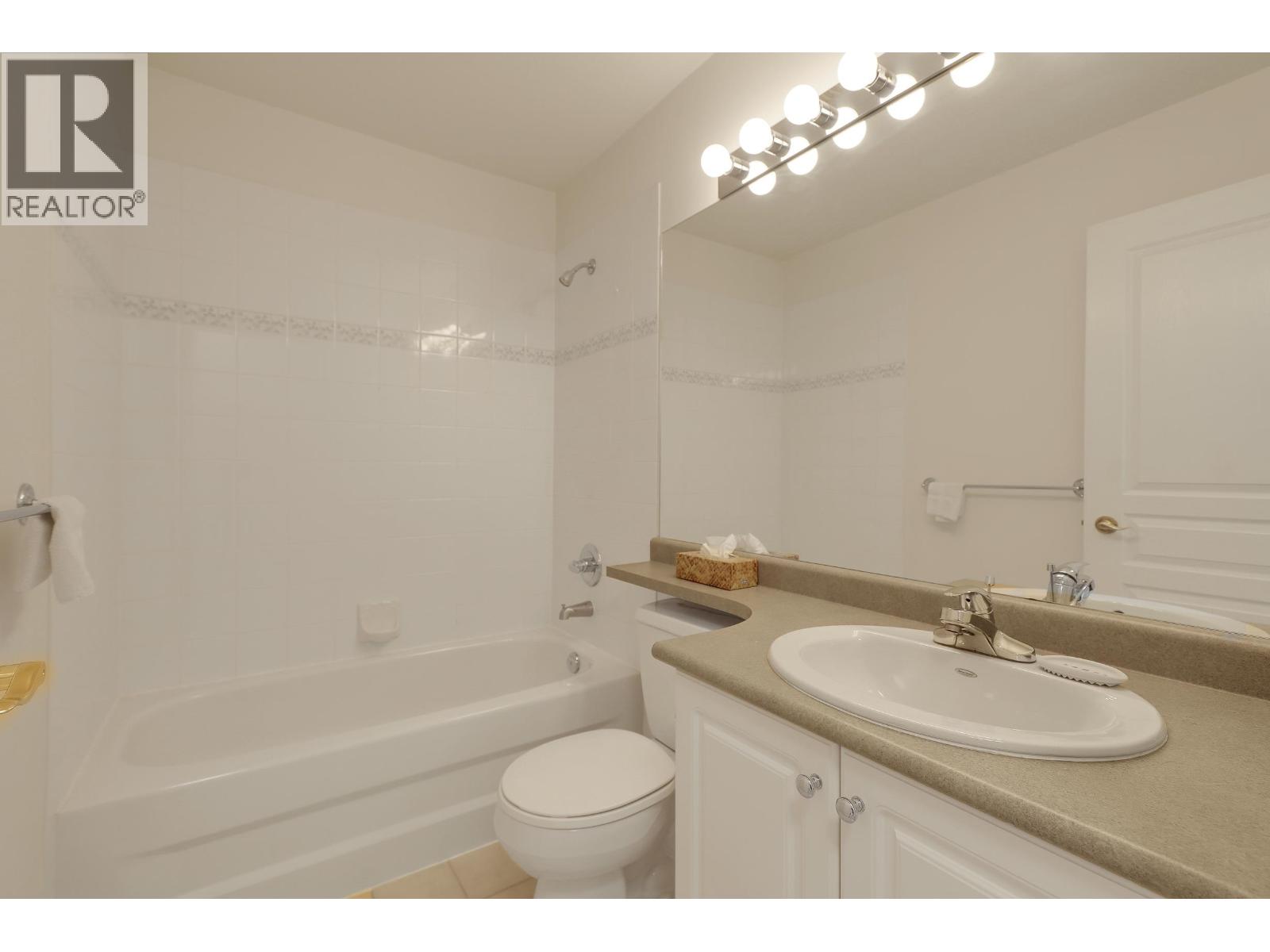 Photo 28 of 220 1465 Parkway Boulevard, Coquitlam BC