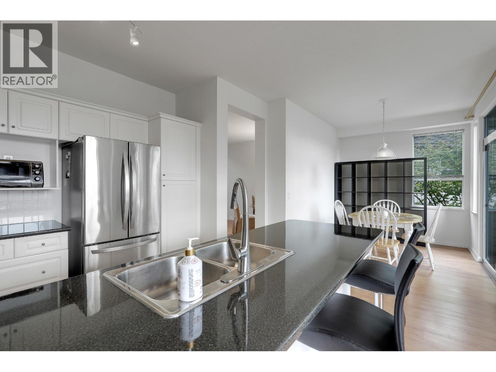 Photo 19 of 220 1465 Parkway Boulevard, Coquitlam BC