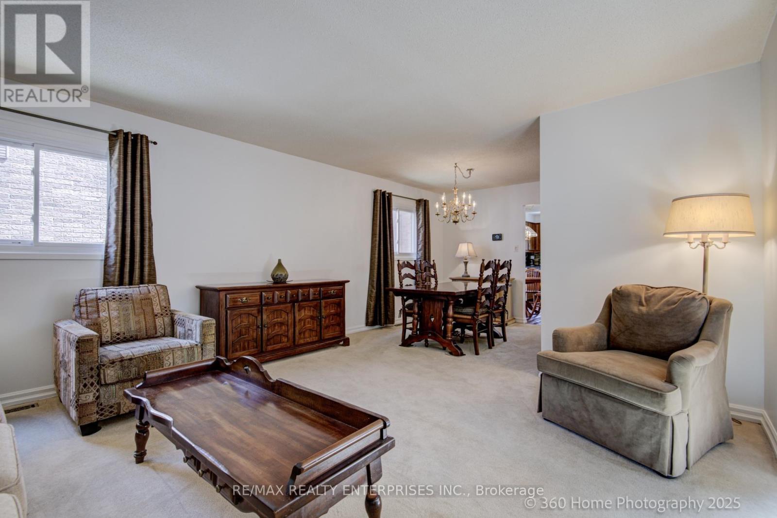 Photo 11 of 4425 Sawmill Valley Drive, Mississauga ON