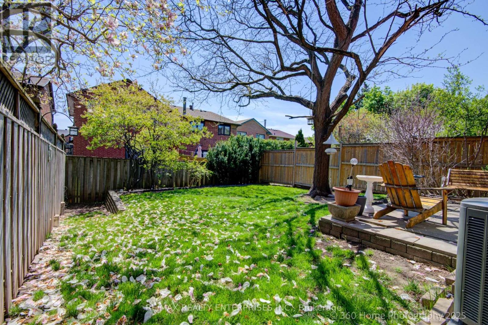Photo 33 of 4425 Sawmill Valley Drive, Mississauga ON