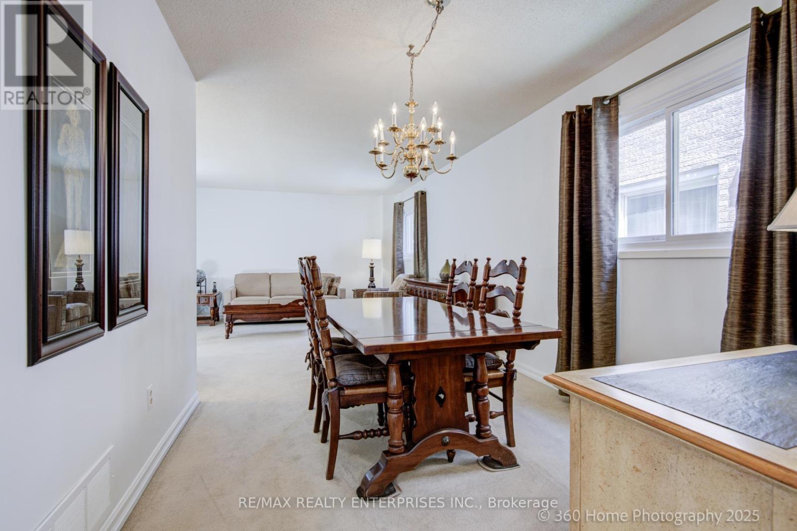 Photo 15 of 4425 Sawmill Valley Drive, Mississauga ON