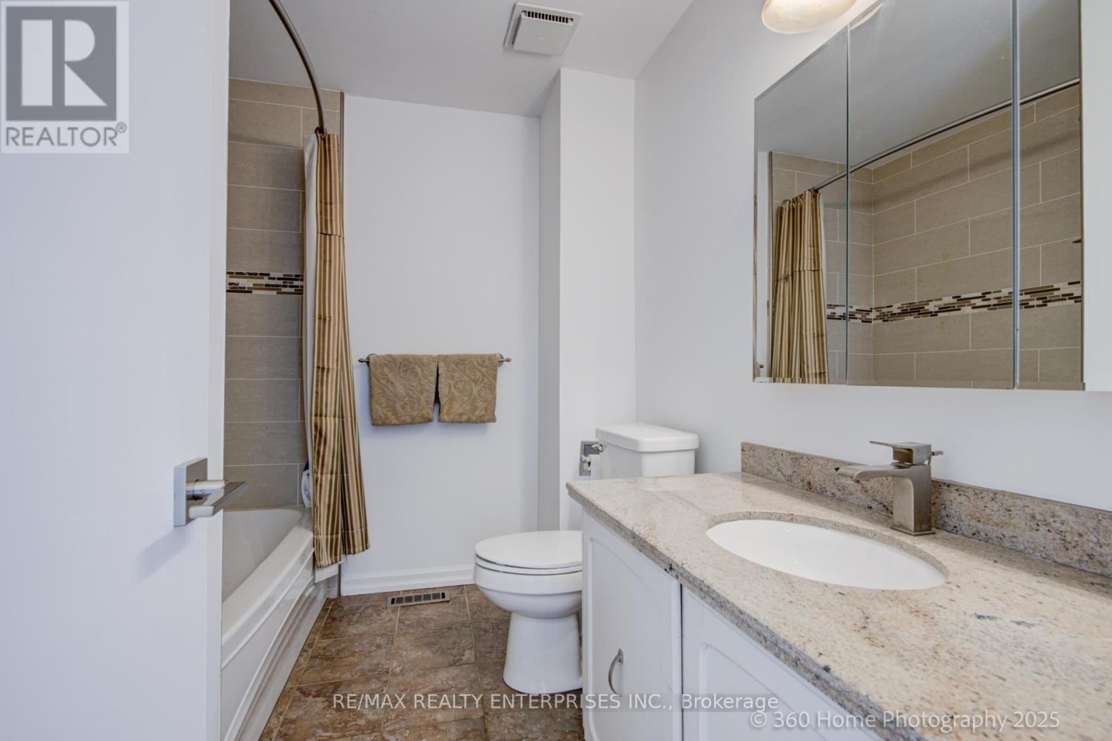 Photo 29 of 4425 Sawmill Valley Drive, Mississauga ON
