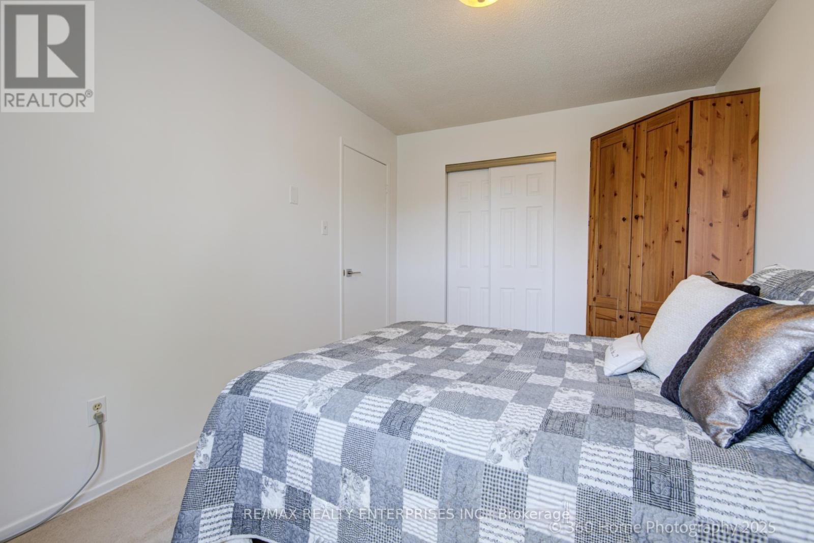 Photo 26 of 4425 Sawmill Valley Drive, Mississauga ON