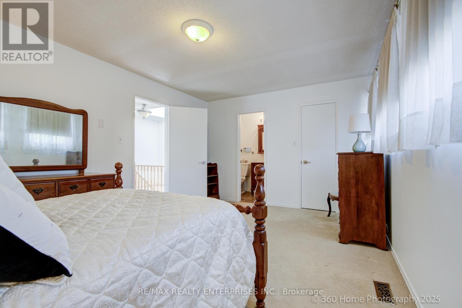 Photo 22 of 4425 Sawmill Valley Drive, Mississauga ON