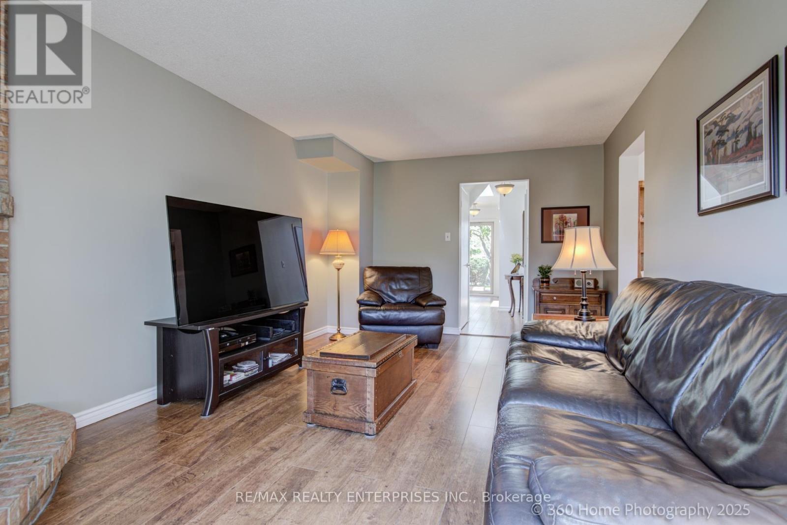 Photo 9 of 4425 Sawmill Valley Drive, Mississauga ON