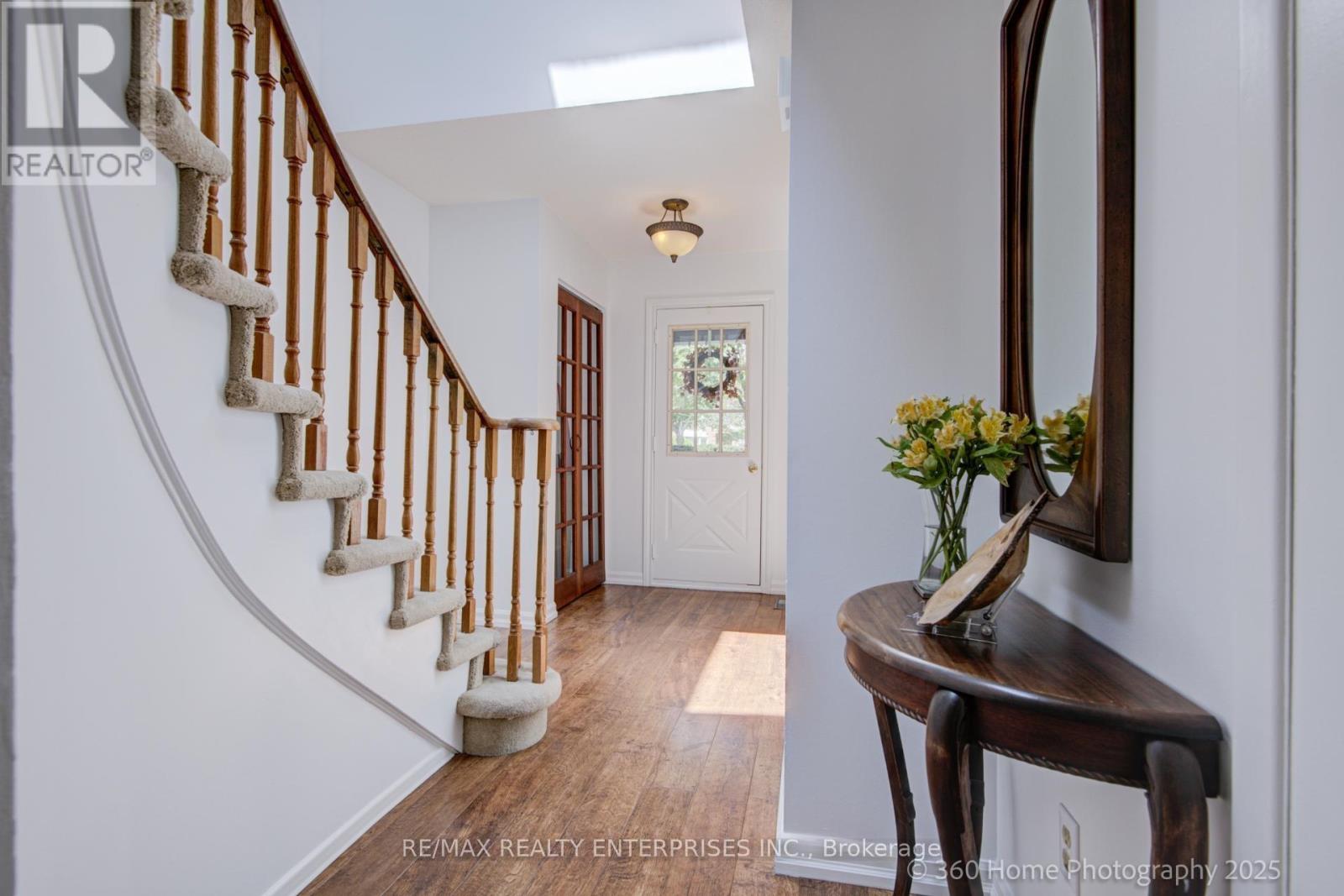 Photo 6 of 4425 Sawmill Valley Drive, Mississauga ON