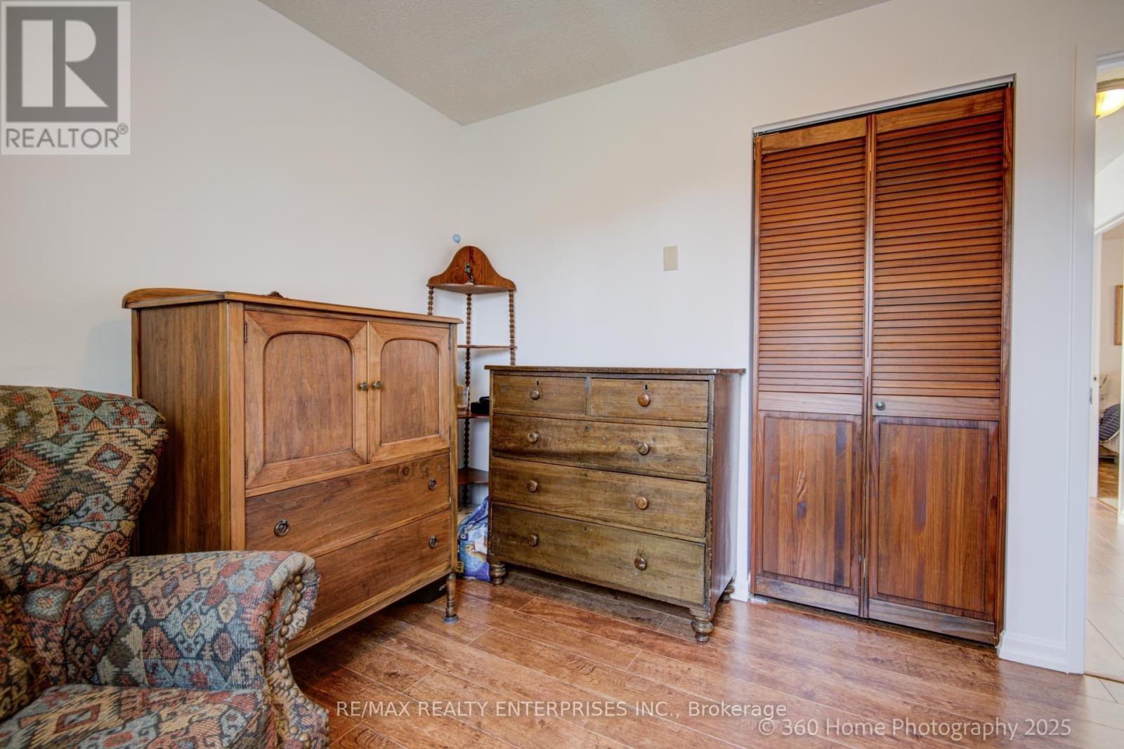Photo 23 of 4425 Sawmill Valley Drive, Mississauga ON