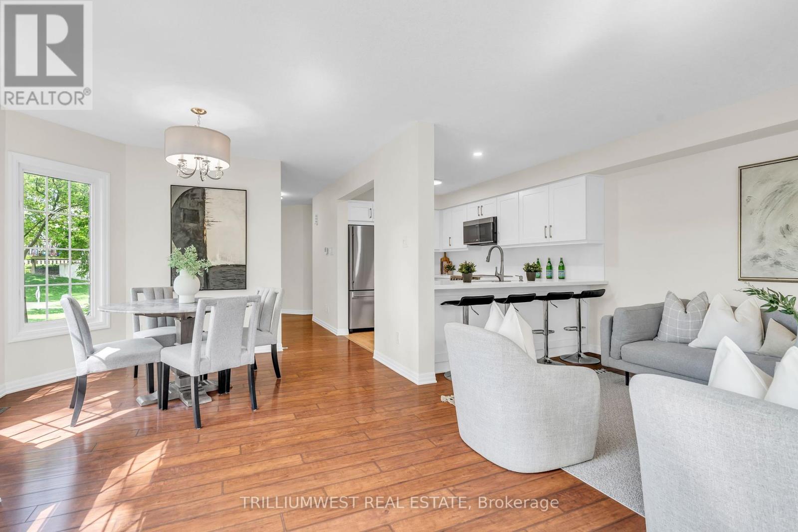 Photo 12 of 35 105 Pinnacle Drive, Kitchener ON
