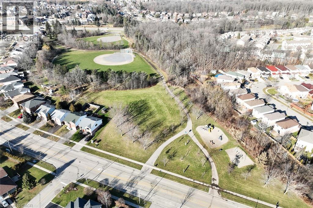 Photo 12 of 15 Oliver Court Unit Lower, Kitchener ON
