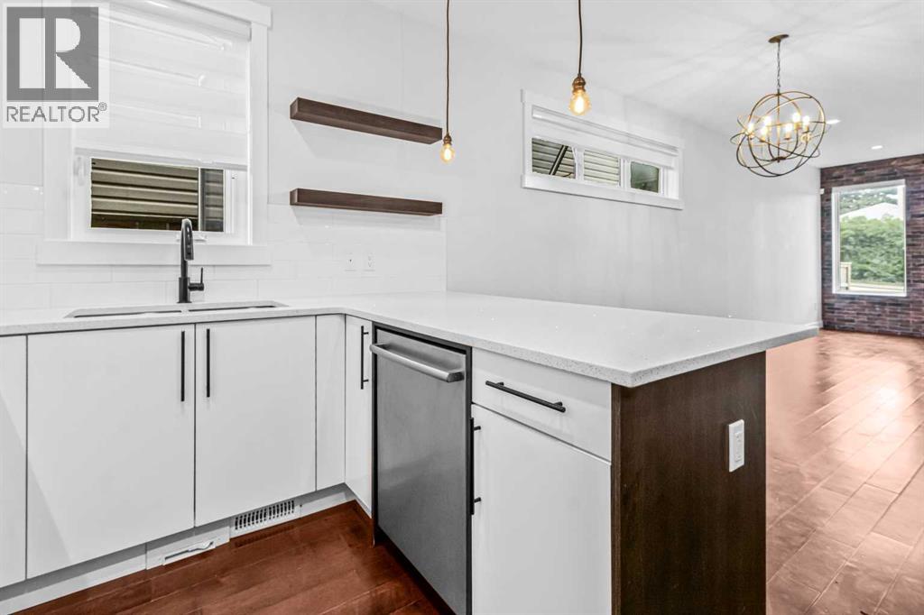 Single Family House for Sale in   Street SW Shaganappi Calgary 