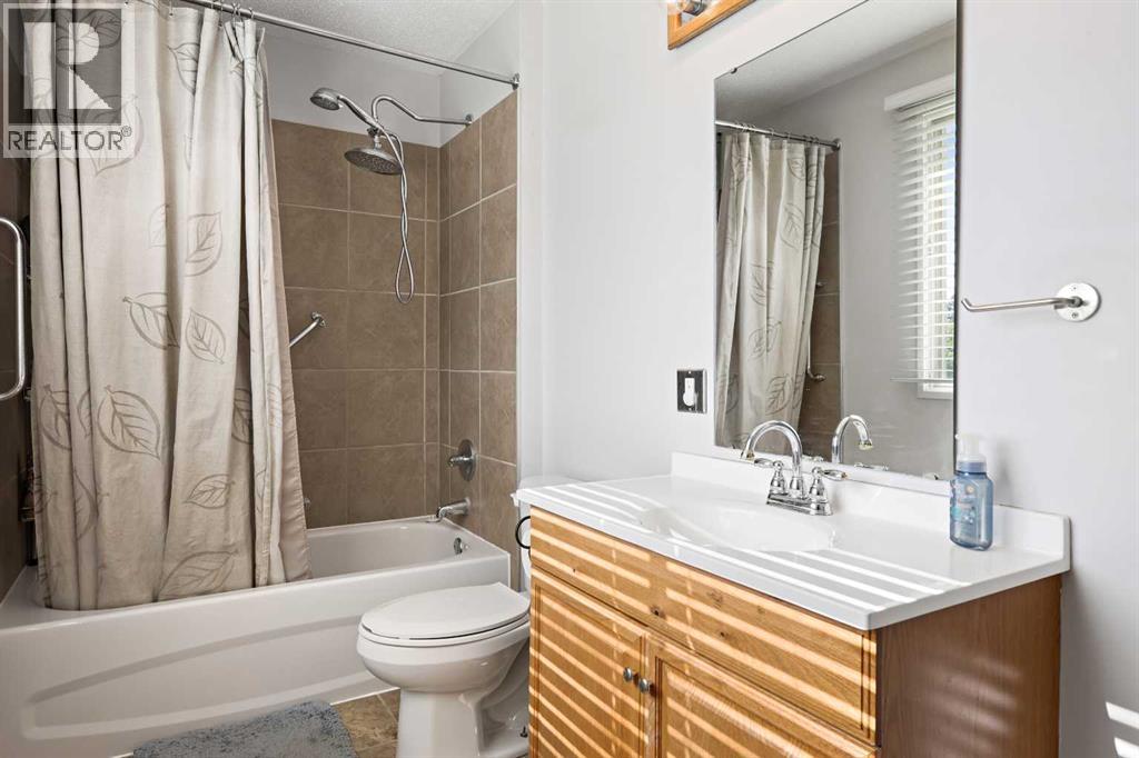 Single Family House for Sale in  Castlebrook Road NE Castleridge Calgary 