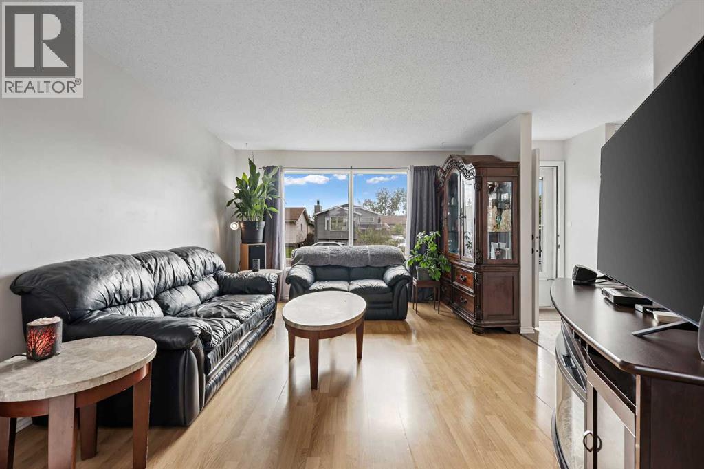 Single Family House for Sale in  Castlebrook Road NE Castleridge Calgary 