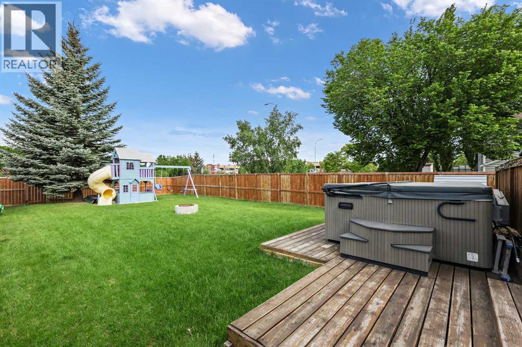 Single Family House for Sale in  Castlebrook Road NE Castleridge Calgary 