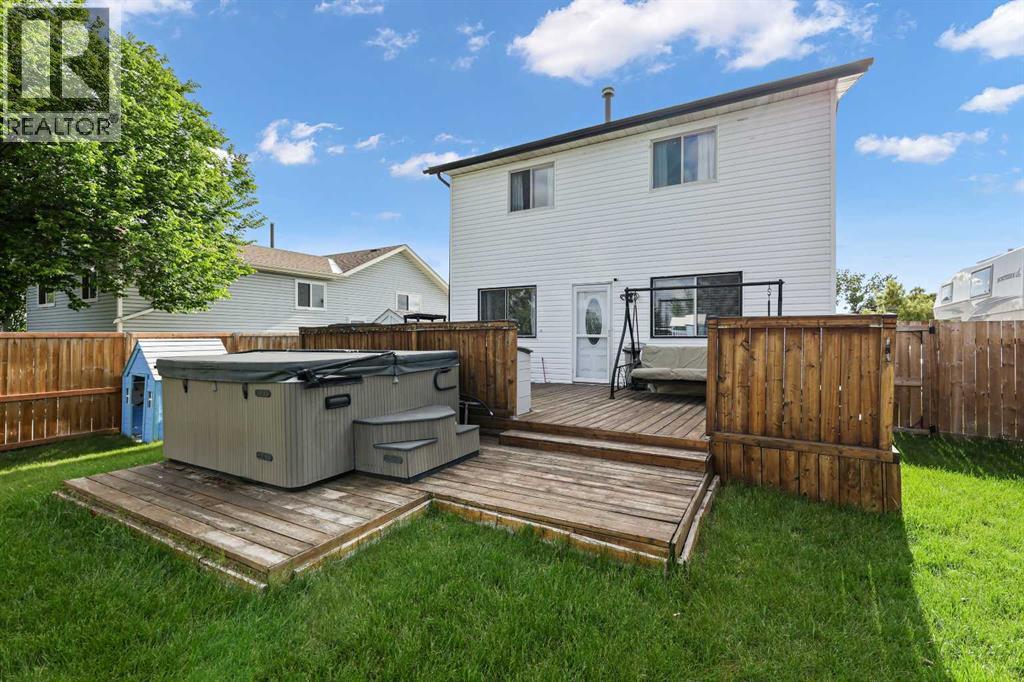 Single Family House for Sale in  Castlebrook Road NE Castleridge Calgary 