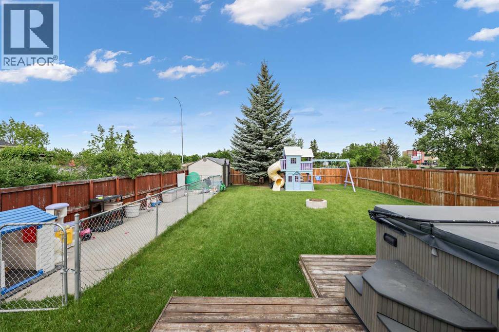 Single Family House for Sale in  Castlebrook Road NE Castleridge Calgary 