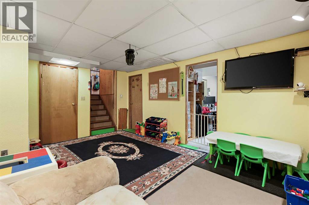Single Family House for Sale in  Castlebrook Road NE Castleridge Calgary 