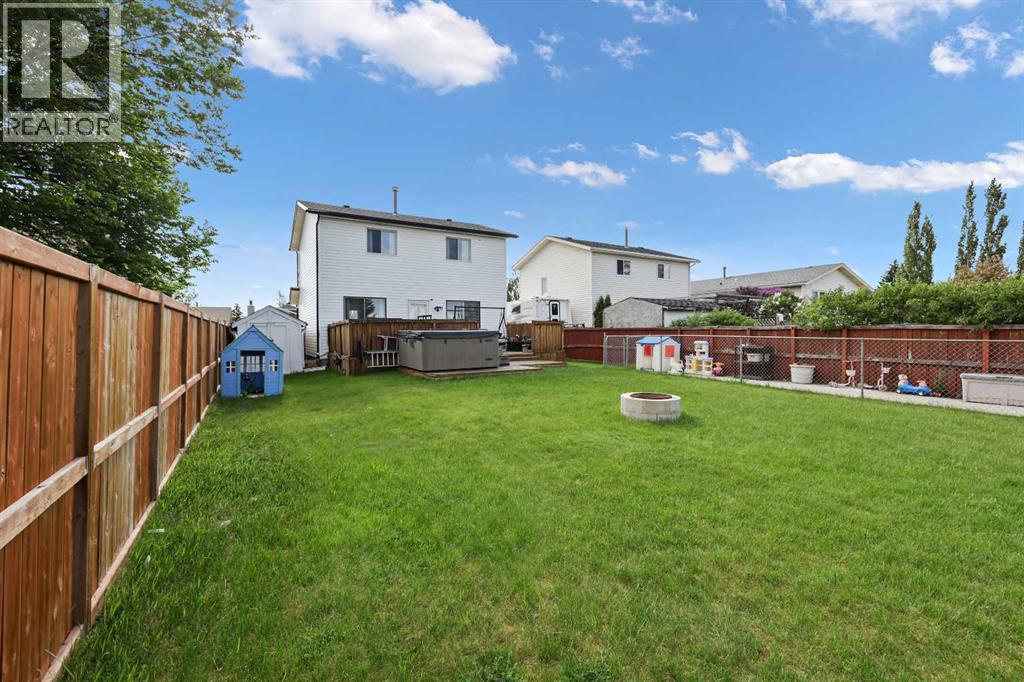 Single Family House for Sale in  Castlebrook Road NE Castleridge Calgary 