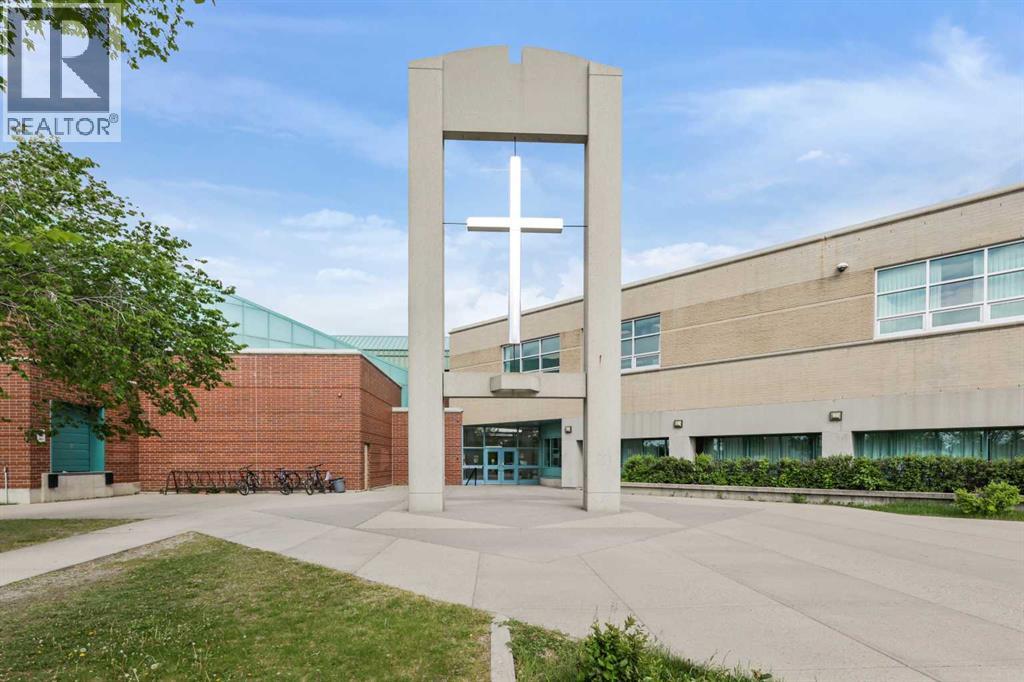 Single Family House for Sale in  Castlebrook Road NE Castleridge Calgary 