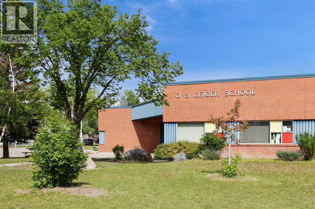 Single Family House for Sale in  Castlebrook Road NE Castleridge Calgary 