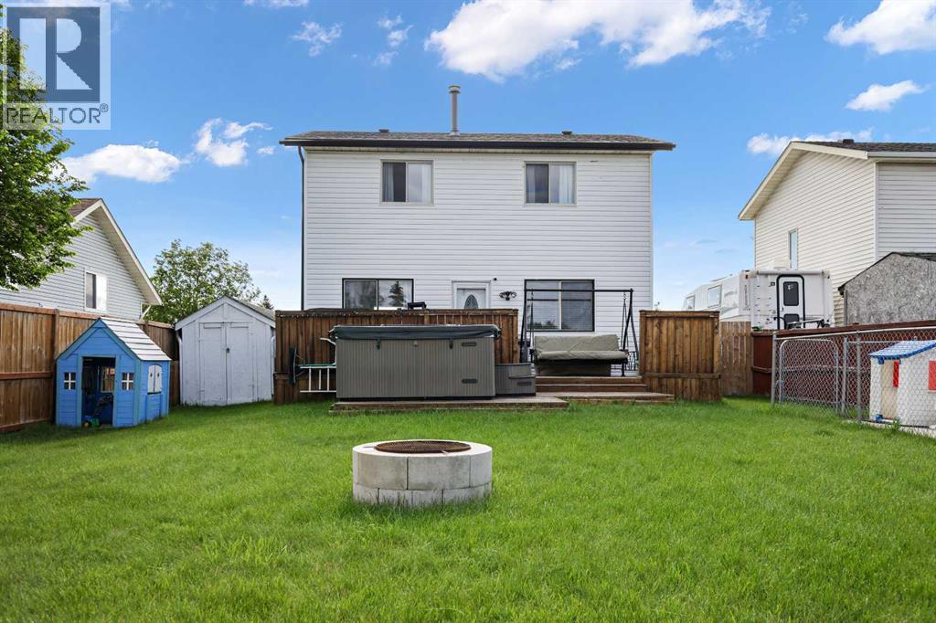 Single Family House for Sale in  Castlebrook Road NE Castleridge Calgary 