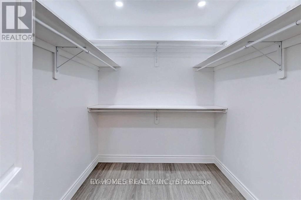 Photo 19 of 59 Hemingway Crescent, Markham ON