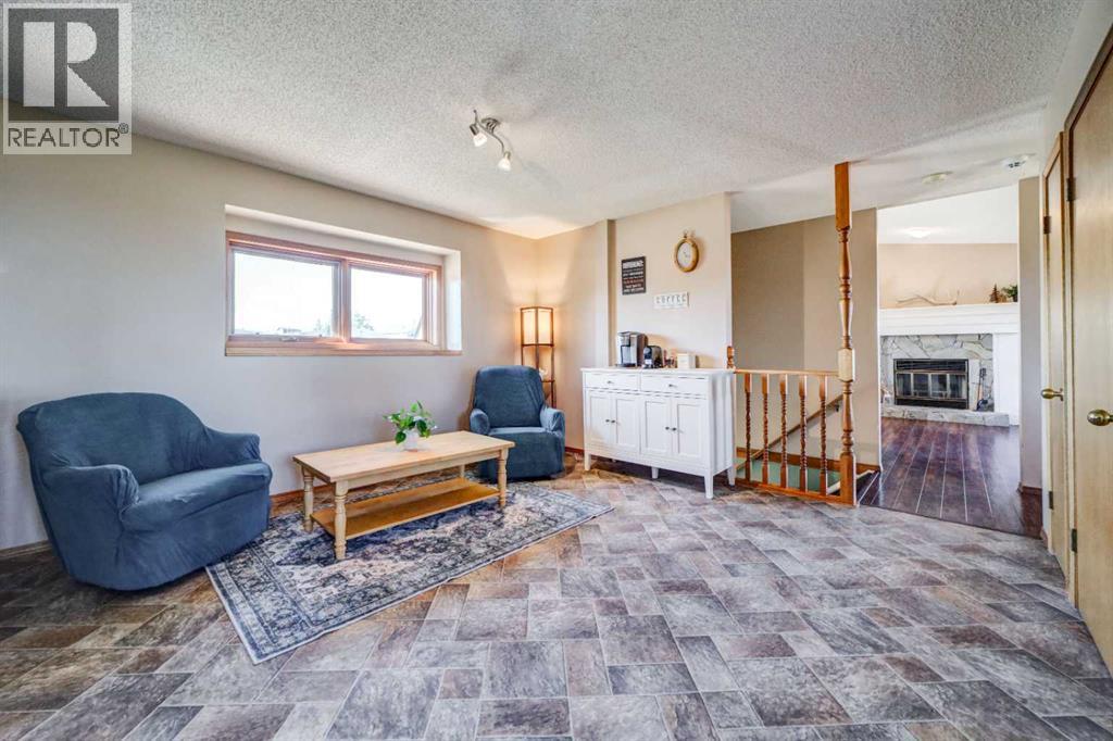 Photo 8 of 465 Schofield Street, Pincher Creek AB
