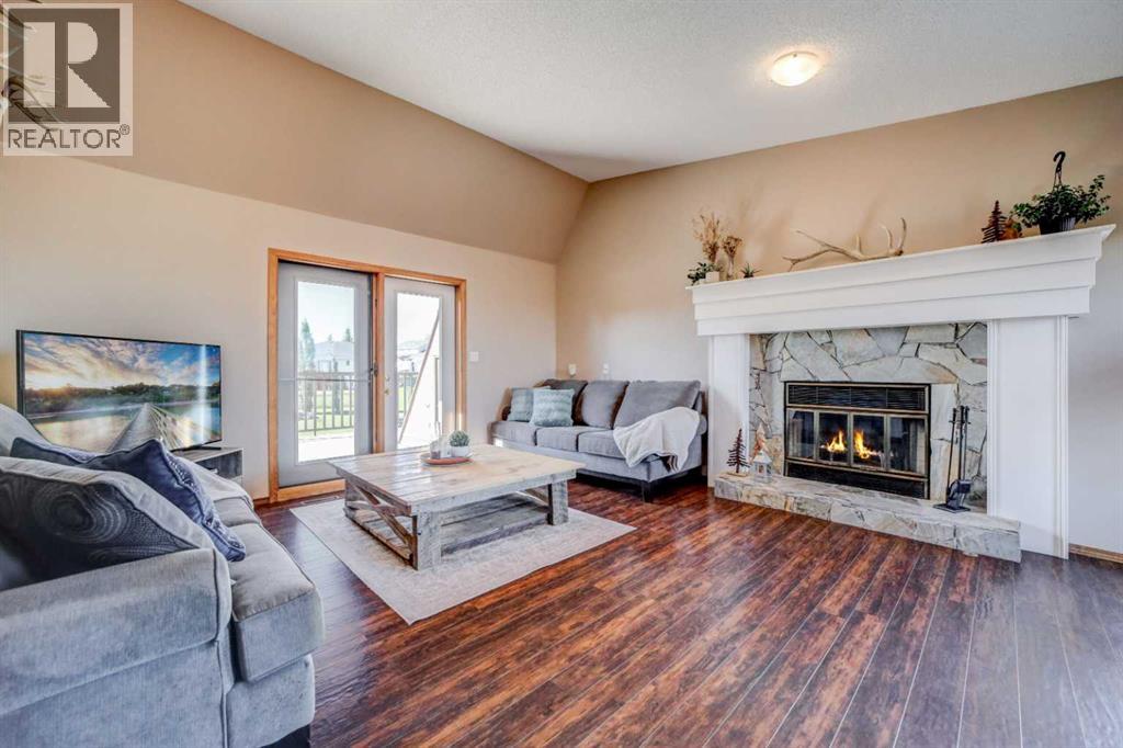 Photo 3 of 465 Schofield Street, Pincher Creek AB