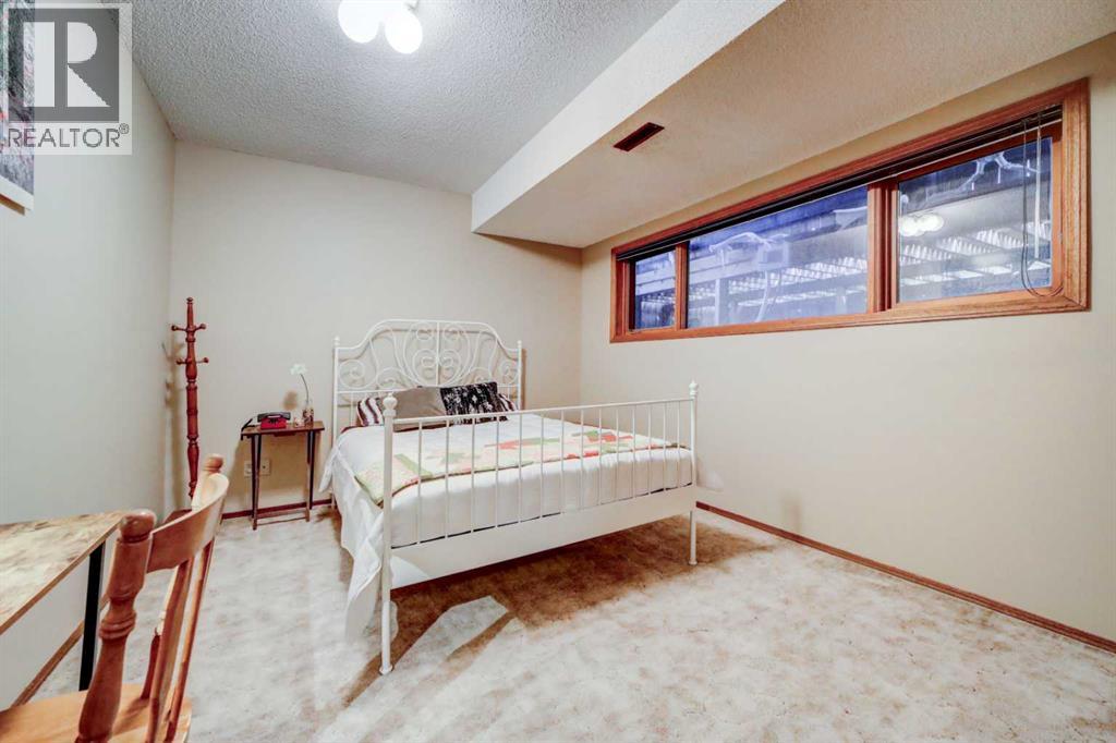 Photo 17 of 465 Schofield Street, Pincher Creek AB