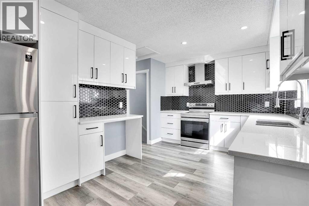 Single Family House 4 Level for Sale in  Castlefall Grove NE Castleridge Calgary 
