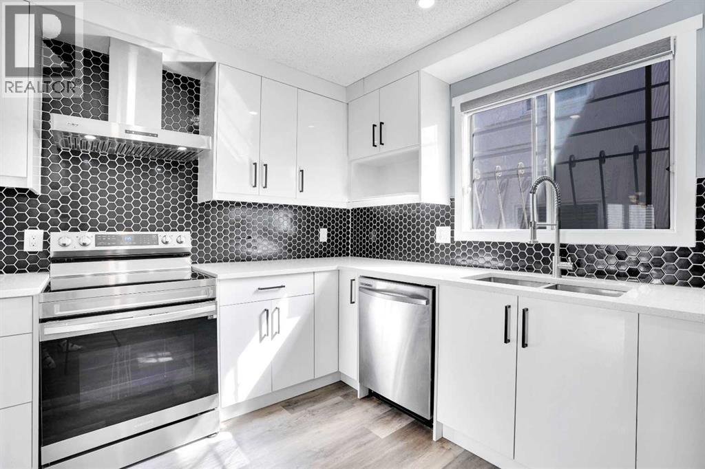 Single Family House 4 Level for Sale in  Castlefall Grove NE Castleridge Calgary 